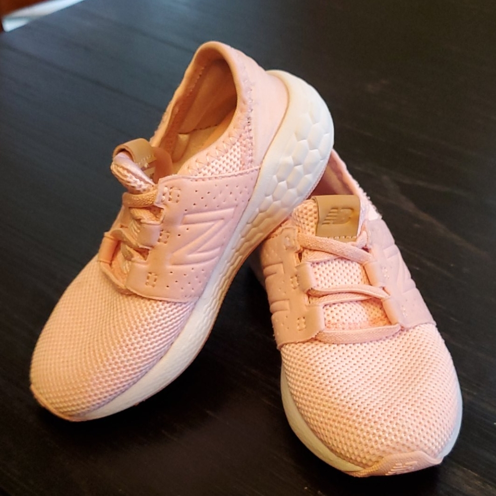 Tennis shoes